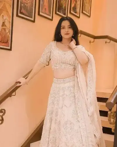 Escort Laundi